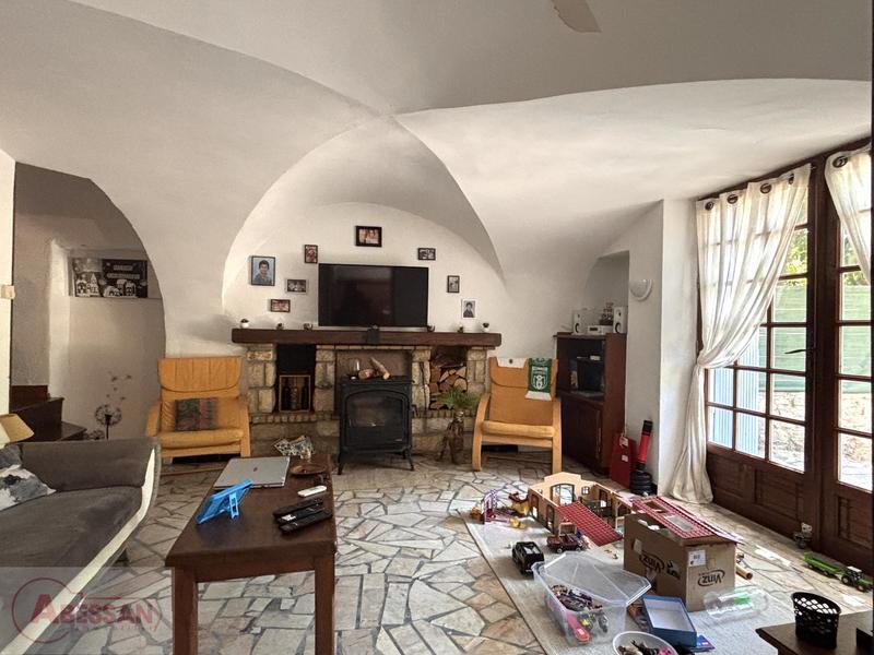 Maison en pierre - 205 m² - 8 pièces