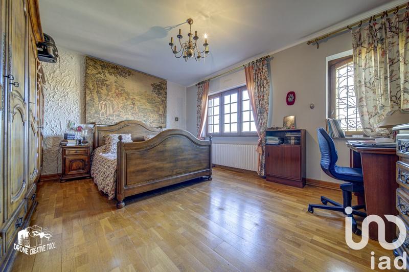 Maison - 251 m² - 8 pièces
