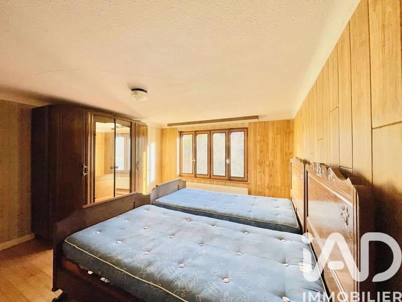 Maison - 143 m² - 9 pièces