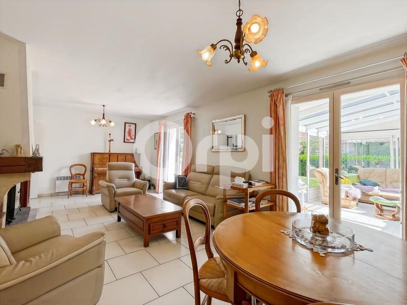 Propriété - 308 m² - 9 pièces