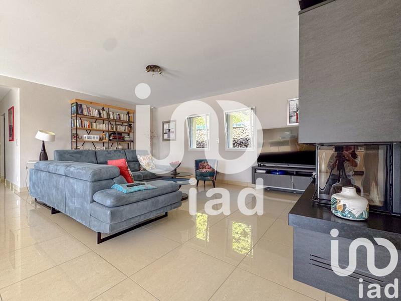 Maison - 242 m² - 6 pièces