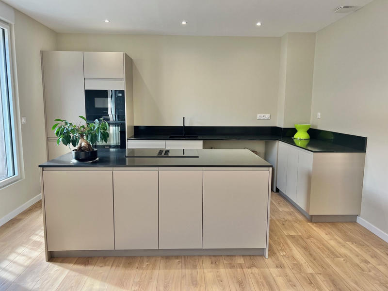 Appartement - 80 m² - 4 pièces