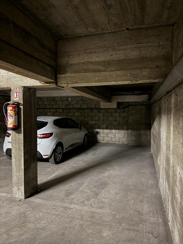 Parking / Garage - 13 m²