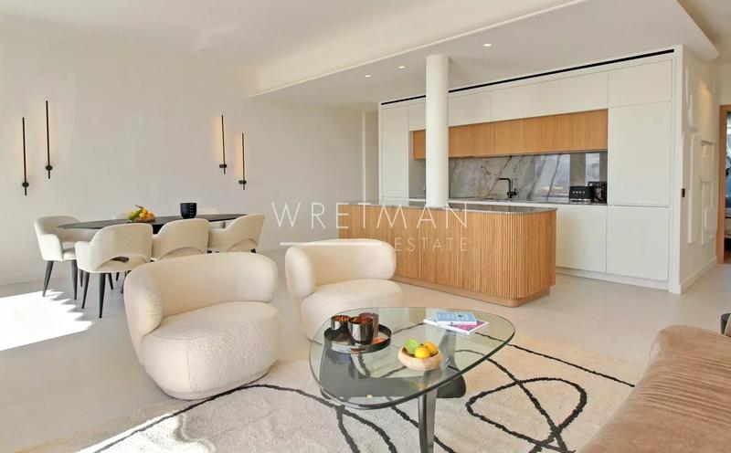 Appartement - 99 m² - 4 pièces