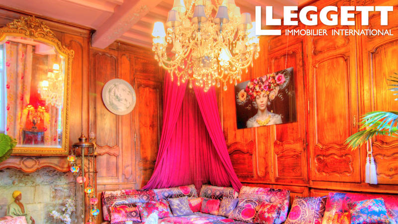 Maison - 470 m² - 10 pièces