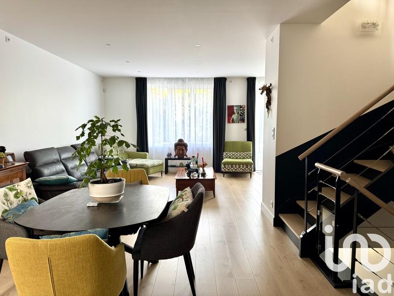 Maison - 200 m² - 6 pièces