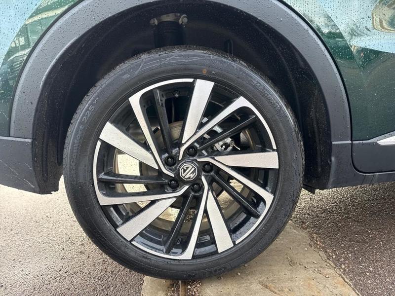 Mg Zs 1.5 l Hybrid+ 197 ch Luxury