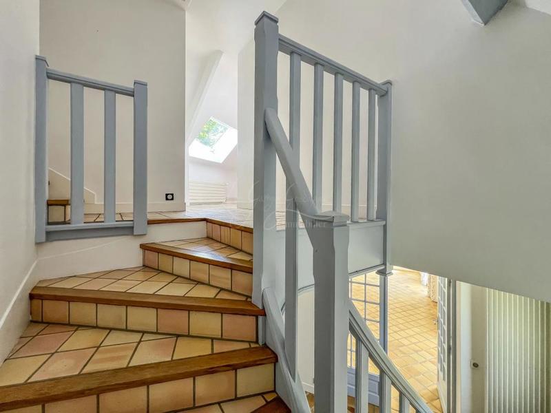 Maison - 180 m² - 8 pièces