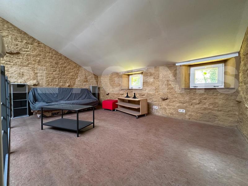 Maison - 330 m² - 10 pièces