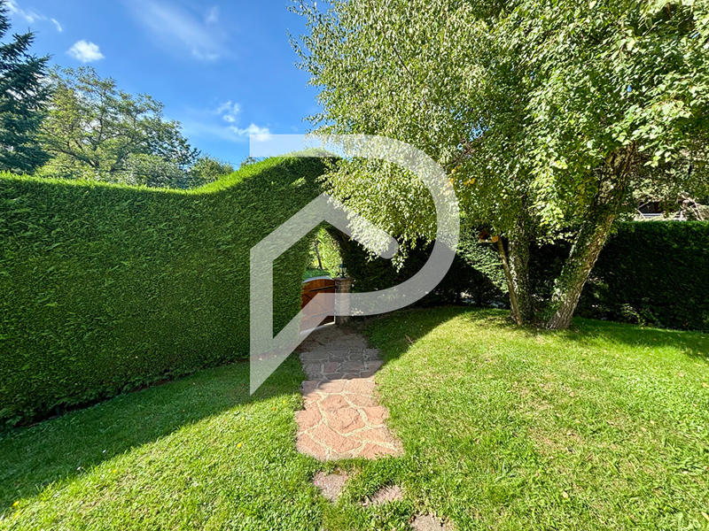 Maison - 201 m² - 7 pièces