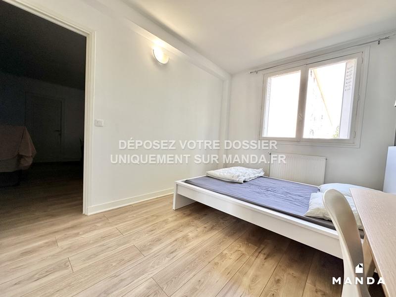 Chambre - 9 m² - 5 pièces