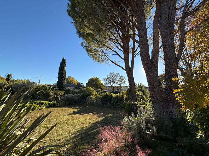 Maison - 256 m² - 6 pièces