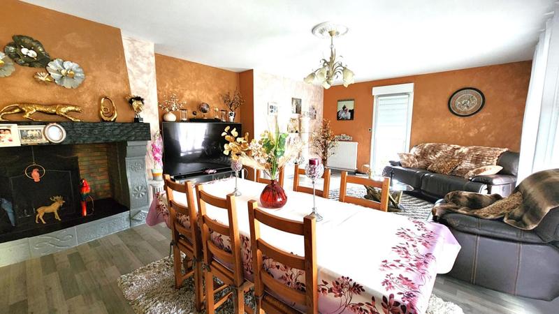 Maison - 230 m² - 6 pièces