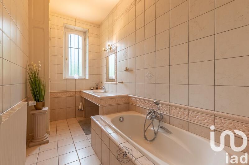 Maison - 432 m² - 18 pièces