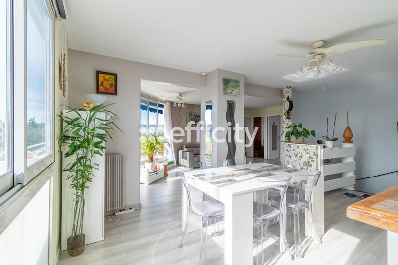 Appartement - 102 m² - 5 pièces