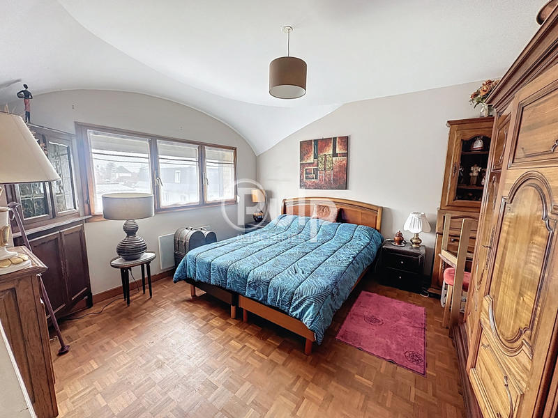 Pavillon - 220 m² - 8 pièces