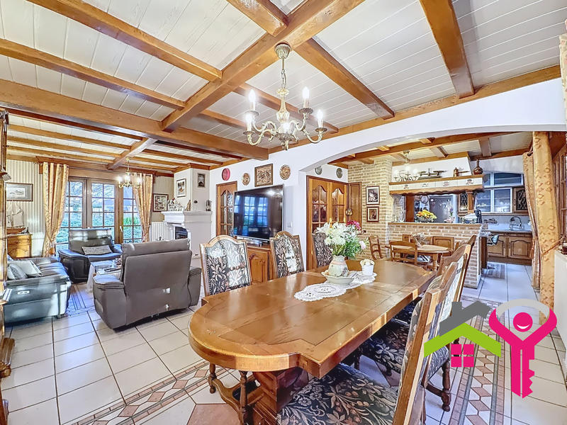 Maison - 150 m² - 8 pièces