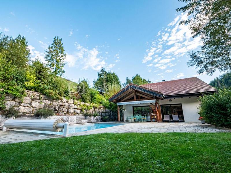 Maison - 190 m² - 8 pièces