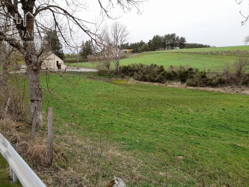 Terrain constructible - 1 720 m²