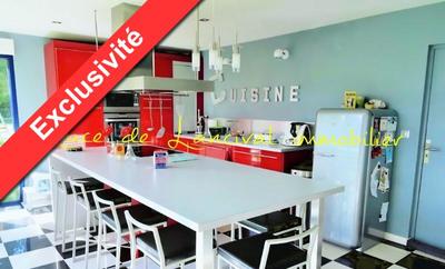 Maison - 202 m² - 7 pièces