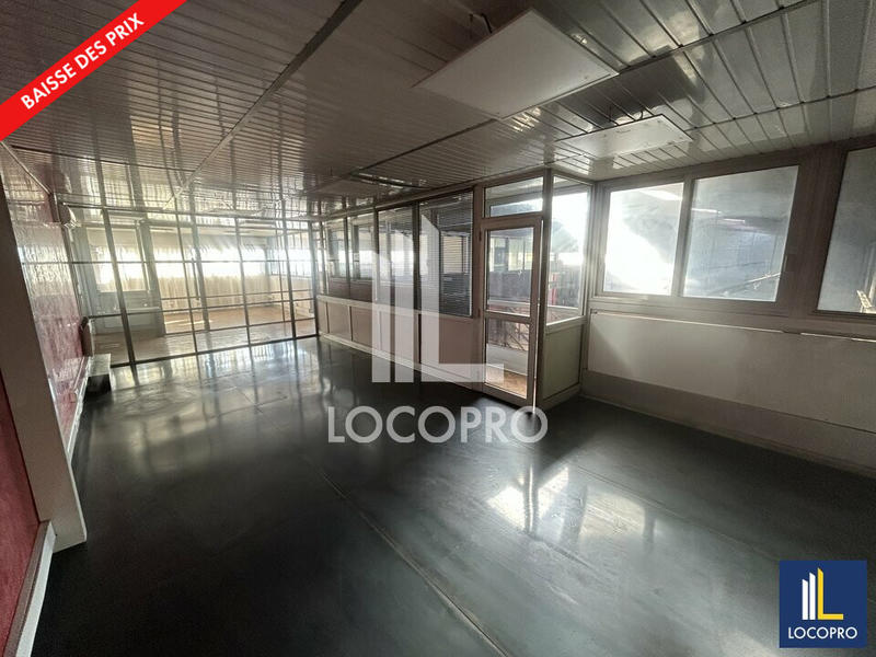 Local d'activité / Entrepôt - 857 m²