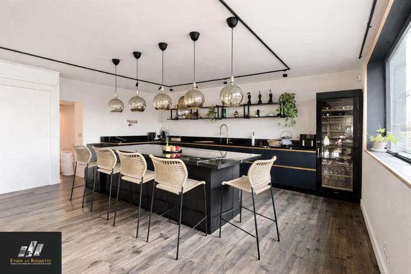 Appartement - 180 m² - 5 pièces