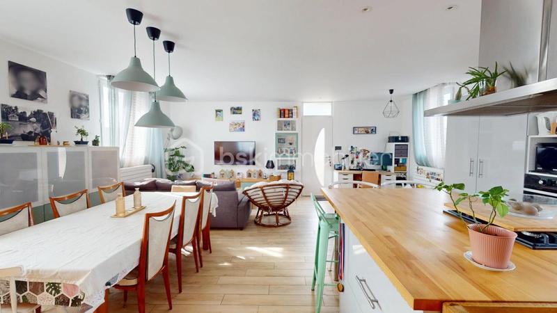 Maison - 122 m² - 5 pièces