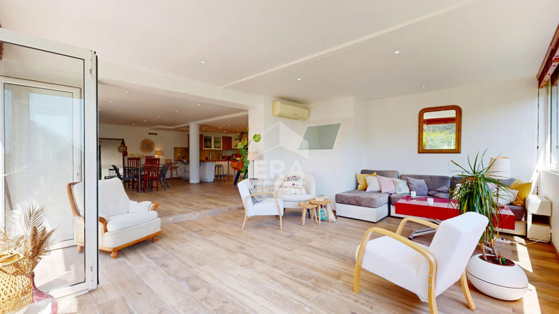 Appartement - 140 m² - 3 pièces