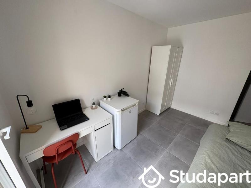 Chambre - 13 m² - 1 pièce