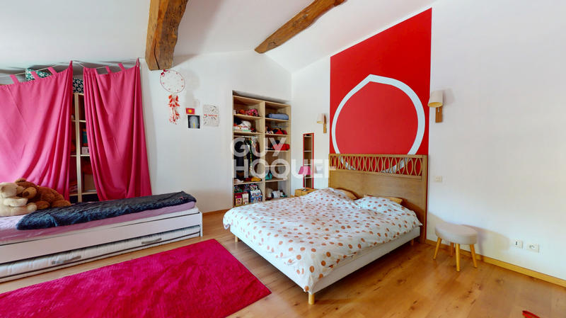 Maison - 225 m² - 7 pièces