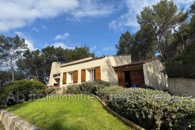 Maison - 9 720 m² - 3 pièces