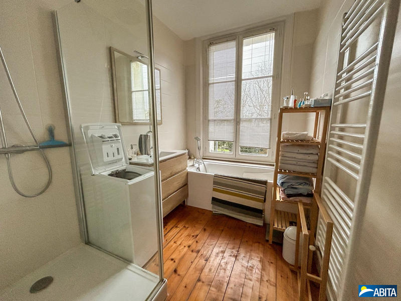 Appartement - 95 m² - 4 pièces