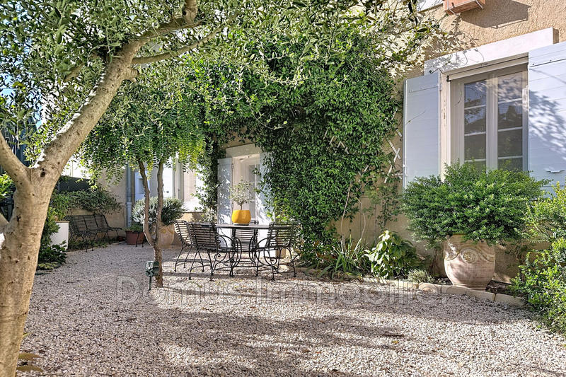 Maison - 259 m² - 6 pièces