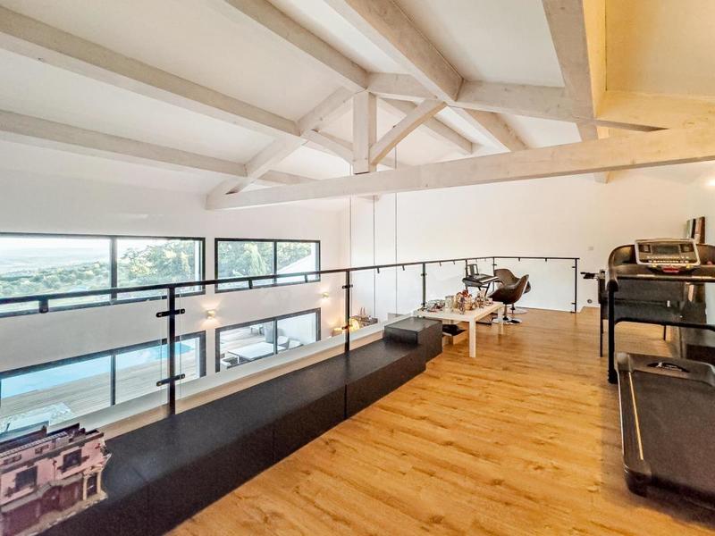 Maison - 190 m² - 8 pièces