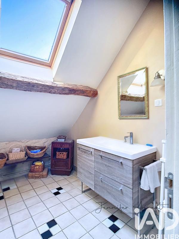 Maison - 210 m² - 6 pièces