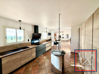 Villa - 285 m² - 8 pièces