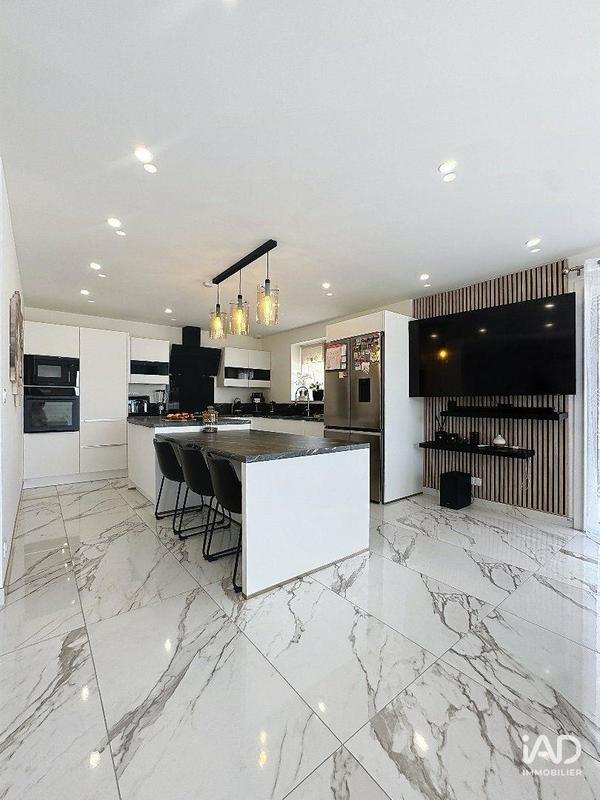 Maison - 140 m² - 4 pièces