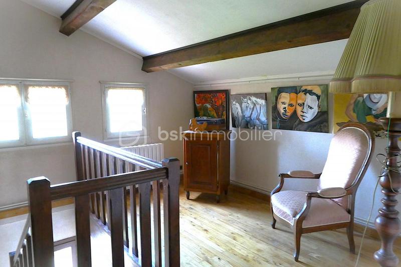 Maison traditionnelle - 169 m² - 6 pièces