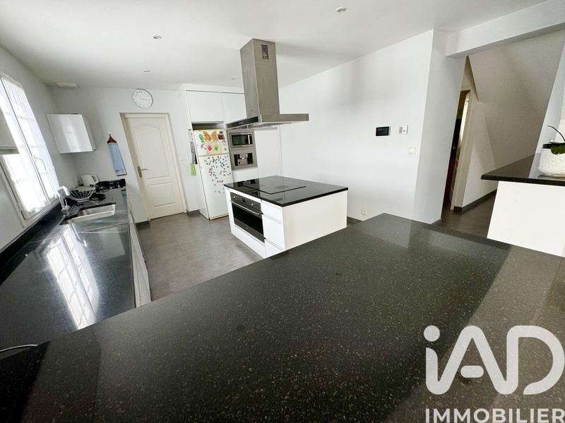 Maison - 180 m² - 7 pièces