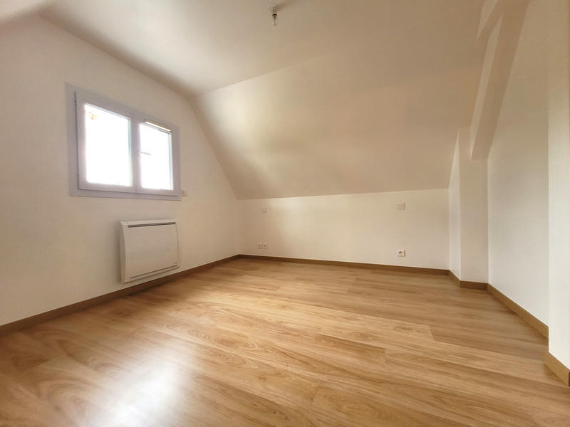 Maison - 235 m² - 8 pièces