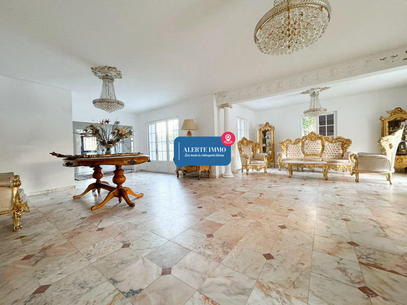 Maison - 203 m² - 5 pièces