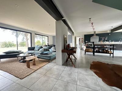 Maison - 200 m² - 6 pièces