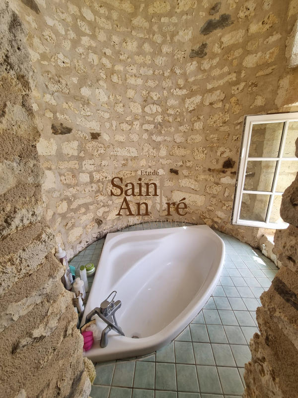 Maison - 294 m² - 8 pièces