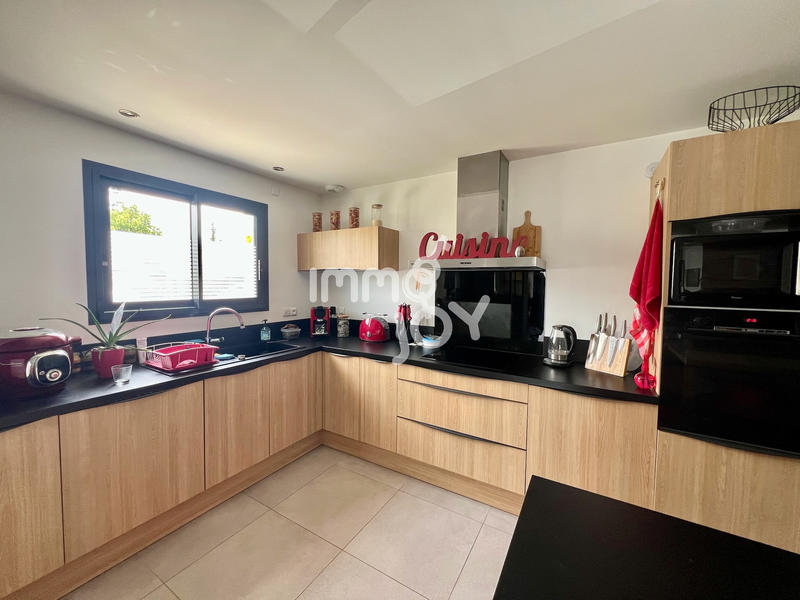 Maison - 102 m² - 4 pièces