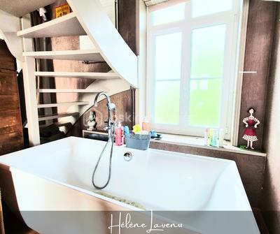 Propriété - 271 m² - 12 pièces