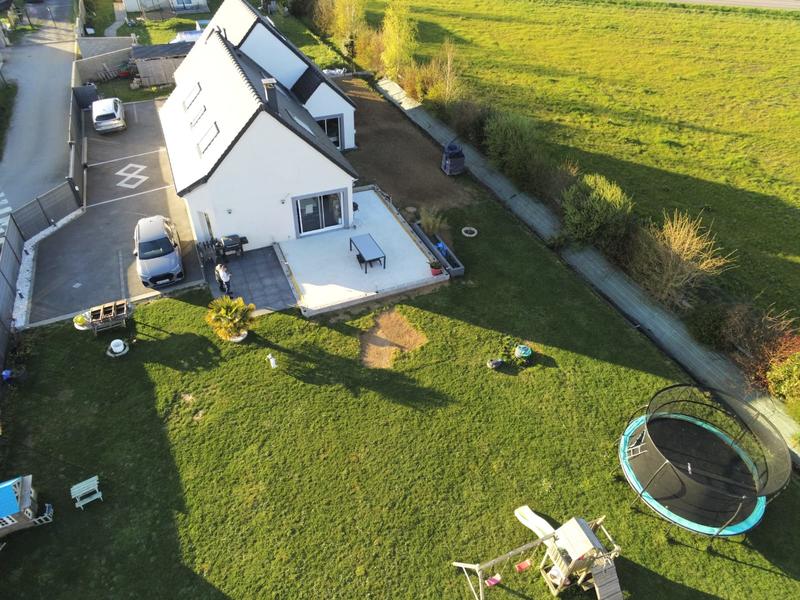 Maison traditionnelle - 151 m² - 6 pièces