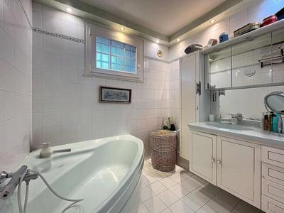 Propriété - 179 m² - 7 pièces