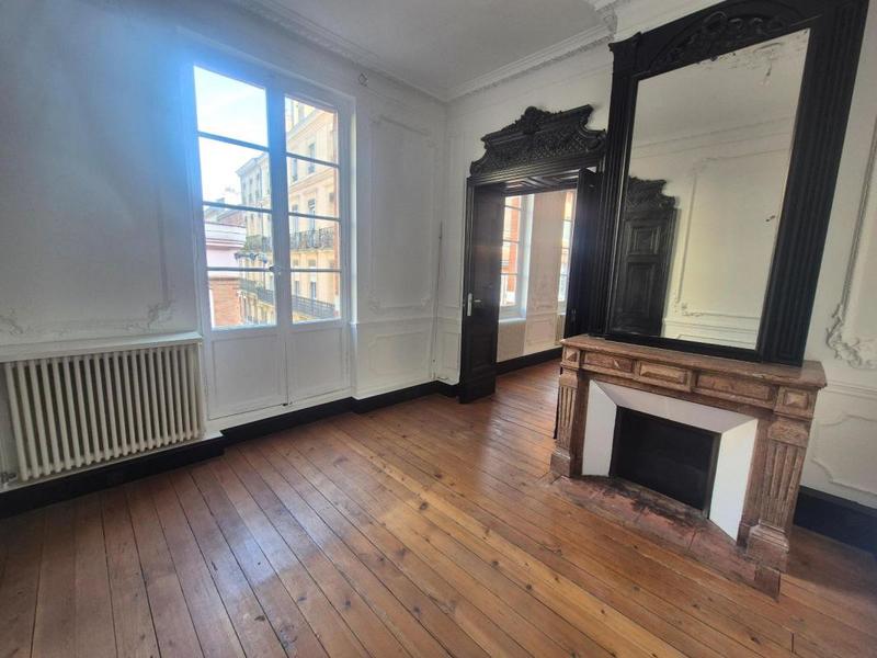 Appartement bourgeois - 172 m² - 5 pièces