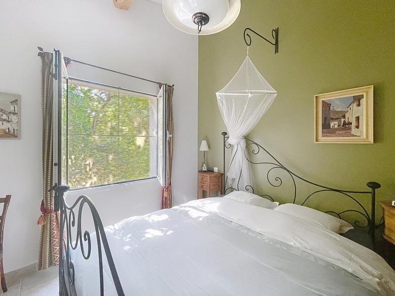 Villa - 253 m² - 8 pièces