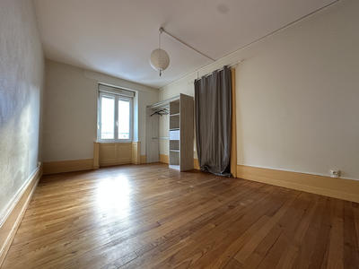 Appartement - 79 m² - 4 pièces